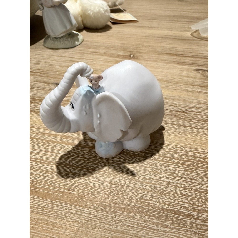 Precious Moments Figurine "Showers Of Blessings," 1987, 105945